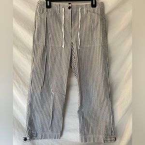 Jones New York striped capri white and navy striped pants size 8